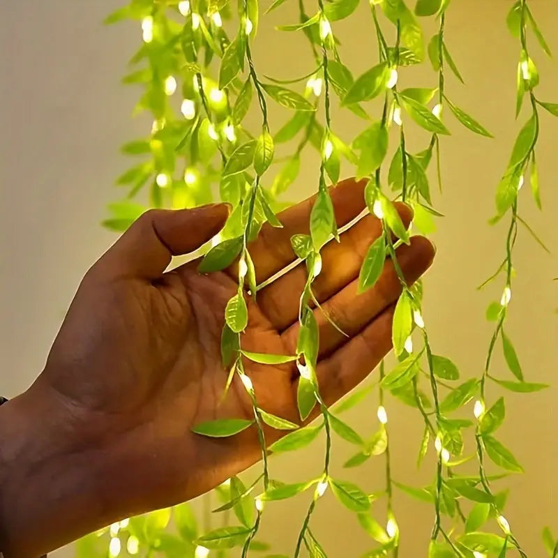 Solarbetriebene Lichterkette in Weidenblattform – Ideal für Garten und Balkon